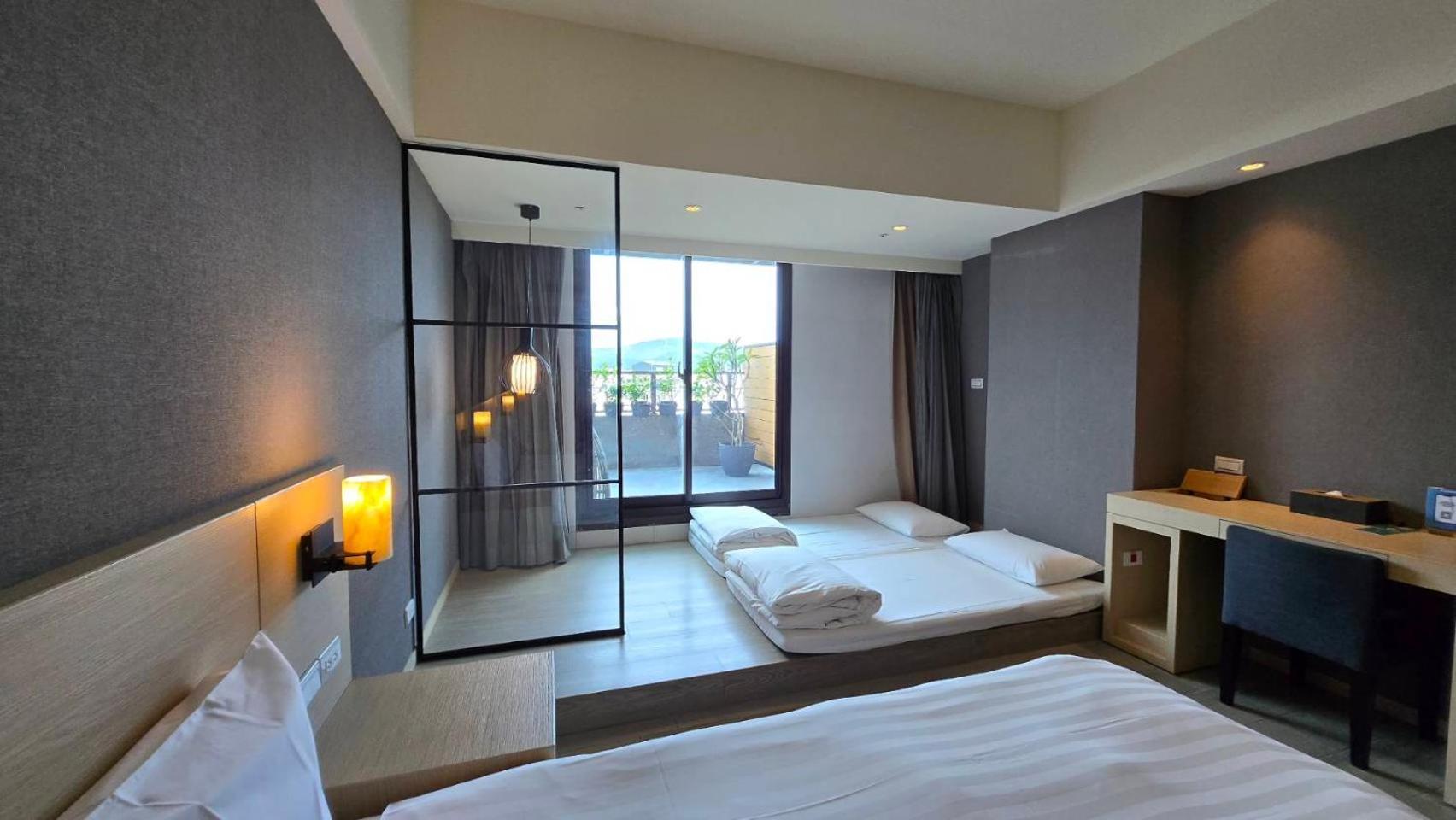 Grand Bay Resort Hotel Hengchun Old Town Zewnętrze zdjęcie A room at the hotel